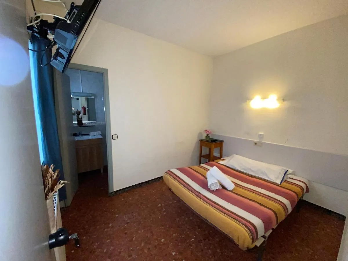 Guest house Pension San Justo Santa Coloma de Gramenet
