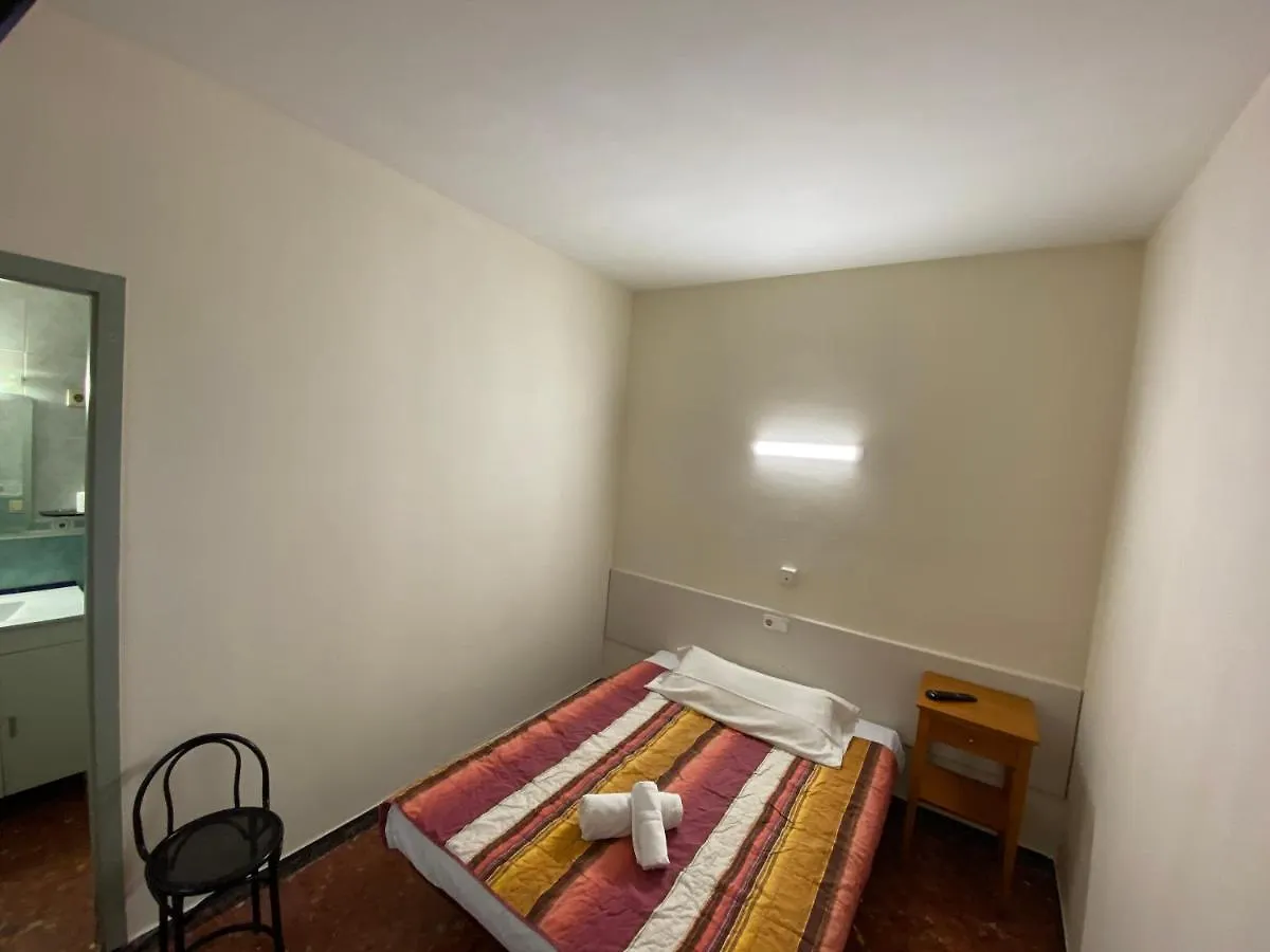 Guest house Pension San Justo Santa Coloma de Gramenet